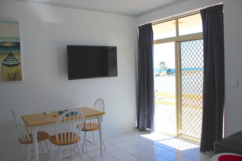 Seaview Sunset Holiday Apartments - Australian Destinations 20
