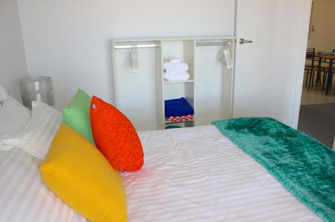 Seaview Sunset Holiday Apartments - Australian Destinations 9