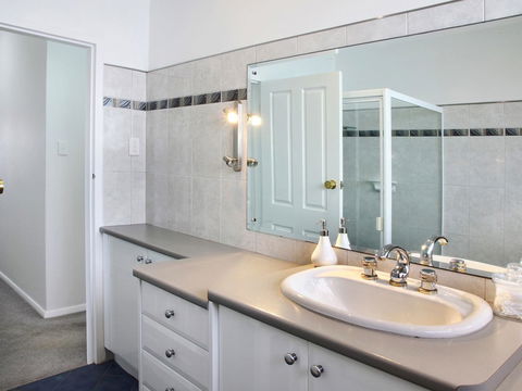 Seaview Sunset Holiday Apartments - Australian Destinations 29