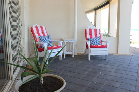 Seaview Sunset Holiday Apartments - Australian Destinations 12