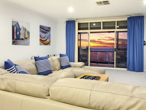 Seaview Sunset Holiday Apartments - Australian Destinations 24