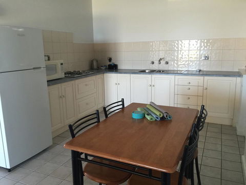 Seaview Sunset Holiday Apartments - Australian Destinations 13