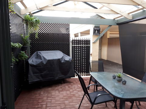 Townhouse On The Marina - Australian Destinations 5