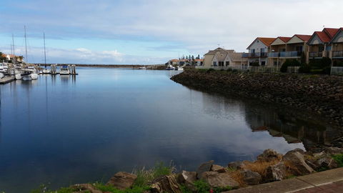 Townhouse On The Marina - Australian Destinations 14