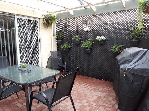 Townhouse On The Marina - Australian Destinations 4