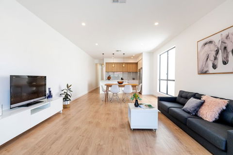 Brand New Affordable Luxury 3 Bedroom 3 Bathrooms House Close To Adelaide City, Chinatown, Beach, Adelaide Airport - Australian Destinations 5