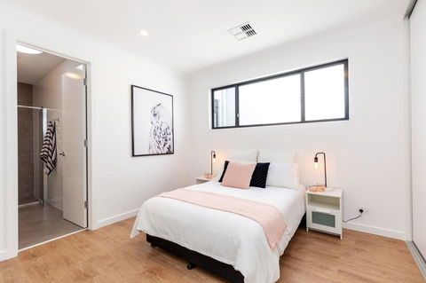 Brand New Affordable Luxury 3 Bedroom 3 Bathrooms House Close To Adelaide City, Chinatown, Beach, Adelaide Airport - Australian Destinations 0
