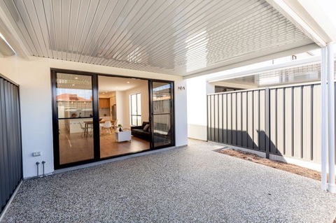 Brand New Affordable Luxury 3 Bedroom 3 Bathrooms House Close To Adelaide City, Chinatown, Beach, Adelaide Airport - Australian Destinations 3