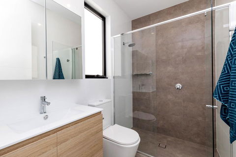 Brand New Affordable Luxury 3 Bedroom 3 Bathrooms House Close To Adelaide City, Chinatown, Beach, Adelaide Airport - Australian Destinations 10