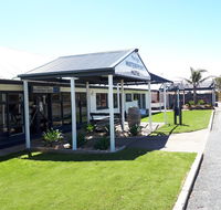 Meningie's Waterfront Motel - Australian Destinations