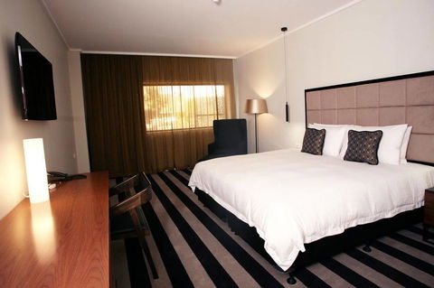 Ellen Hotel - Australian Destinations 7