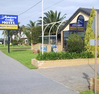 Aviators Lodge - Australian Destinations