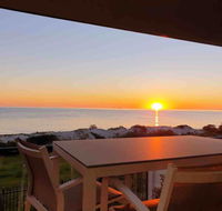 Luxurious 3 bedroom beachfront - panoramic views - Australian Destinations