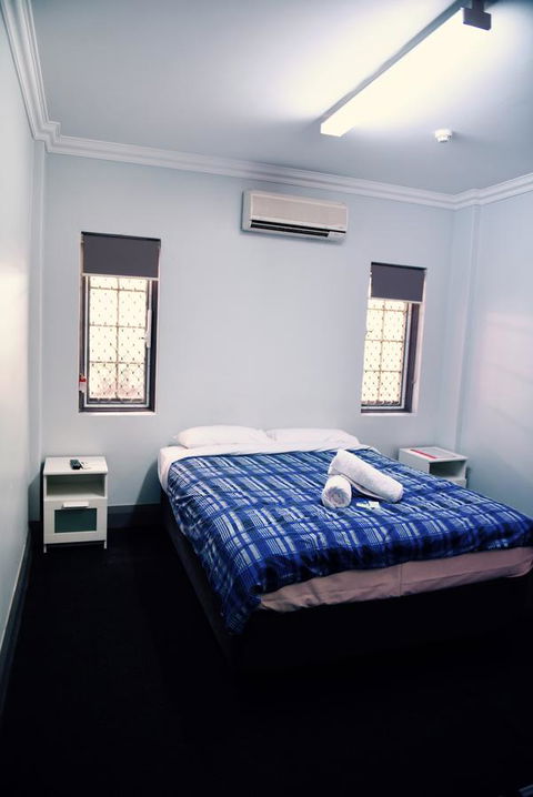 The Emperors Crown Hostel - Australian Destinations 27