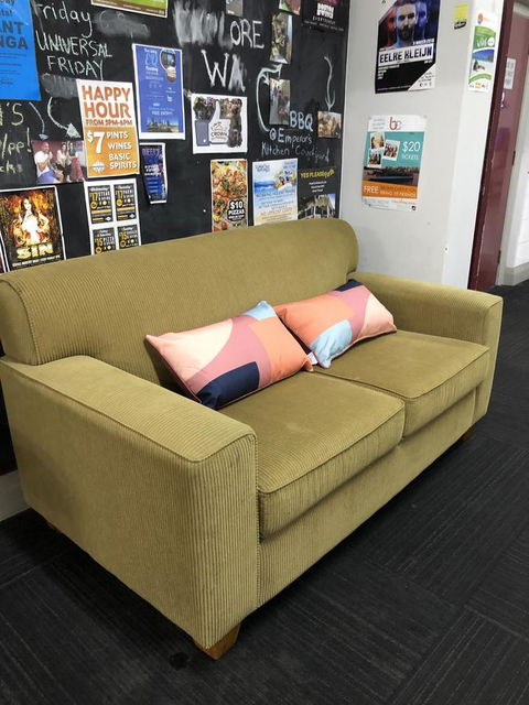 The Emperors Crown Hostel - Australian Destinations 1