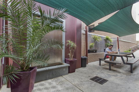 The Emperors Crown Hostel - Australian Destinations 12