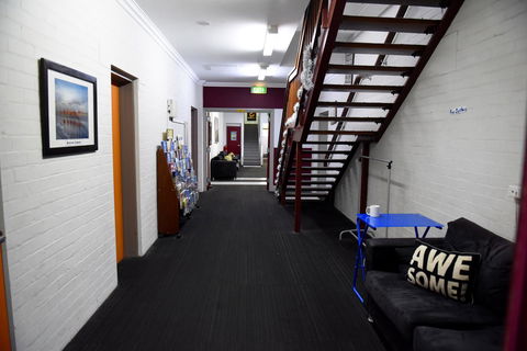 The Emperors Crown Hostel - Australian Destinations 22