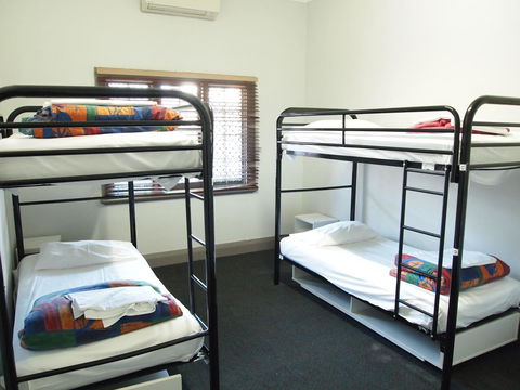 The Emperors Crown Hostel - Australian Destinations 21