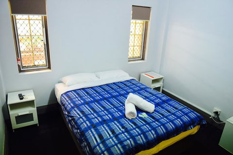 The Emperors Crown Hostel - Australian Destinations 13