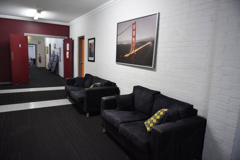 The Emperors Crown Hostel - Australian Destinations 9