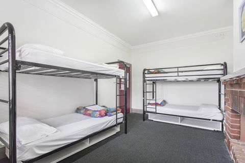 The Emperors Crown Hostel - Australian Destinations 7