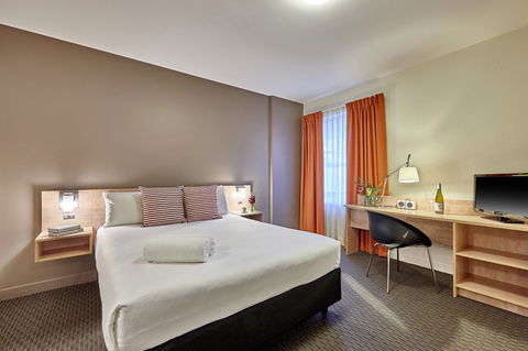 Ibis Perth - Australian Destinations 5