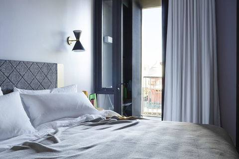 Alex Hotel - Australian Destinations 21