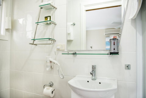 Nelson Bay Bed & Breakfast - Australian Destinations 25