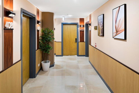 YEHS Hotel Sydney QVB - Australian Destinations 42