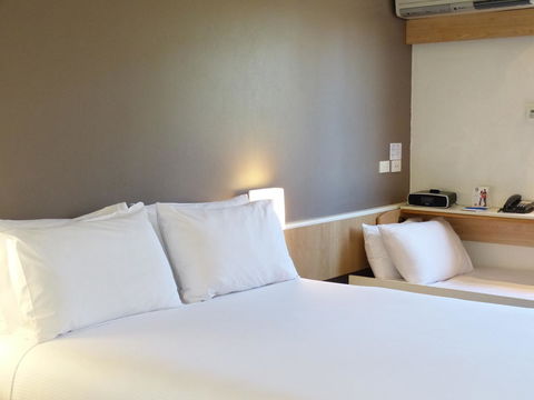 Ibis Thornleigh - Australian Destinations 21