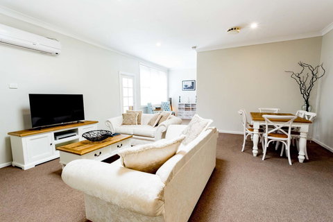 Bundanoon Country Inn Motel - Australian Destinations 30