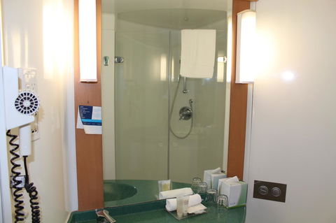 Ibis Newcastle - Australian Destinations 11