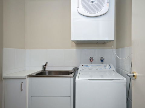 Messines Street, Breakwater Apartment, 104 - Australian Destinations 10