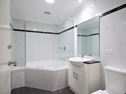 Messines Street, Breakwater Apartment, 104 - Australian Destinations 9