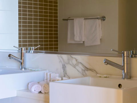 Sage Hotel Wollongong - Australian Destinations 1