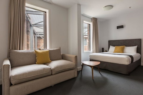 The Lucky Hotel - Australian Destinations 18