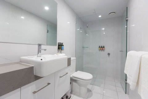 The Lucky Hotel - Australian Destinations 5