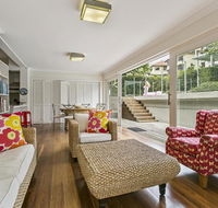Summery spacious 4 bed home in Kurraba Point - Australian Destinations
