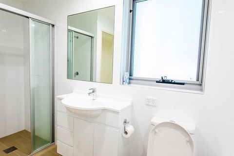 Near Train Station, New 2 BR Apt/free Parking - Australian Destinations 30