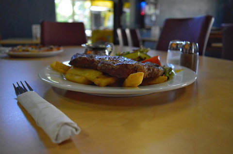 Brolga Hotel Motel - Coleambally - Australian Destinations 9