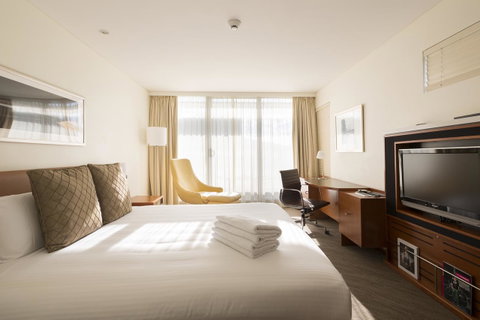 Novotel Canberra - Australian Destinations 10