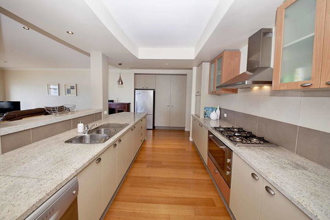 Brookwater- Waterfront On Lake Mulwala - Australian Destinations 3