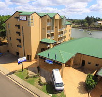 Burnett Riverside Hotel - Australian Destinations