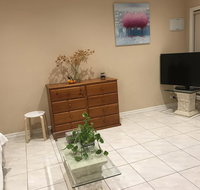 Cairnlea St Albans Townhouse - Australian Destinations