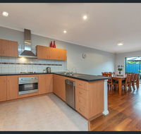 Cardiff St House - Australian Destinations