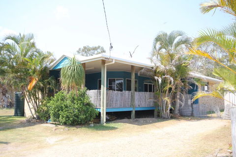 CASTAWAY BEACH HOUSE - Australian Destinations 0
