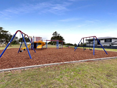 Caves Luxury Beachside Escape - Literally Across The Road From Surf Club - Australian Destinations 1