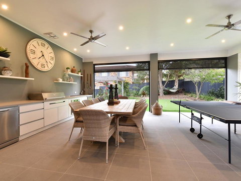 Caves Luxury Beachside Escape - Literally Across The Road From Surf Club - Australian Destinations 2