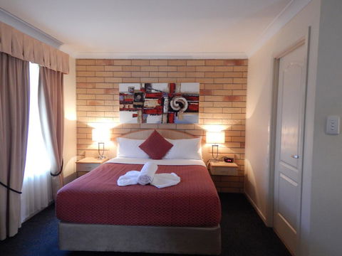 Cotswold Motor Inn - Australian Destinations 1