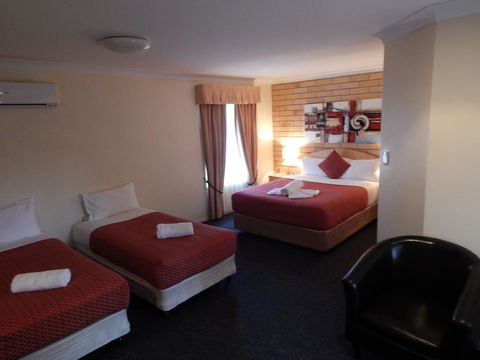 Cotswold Motor Inn - Australian Destinations 3